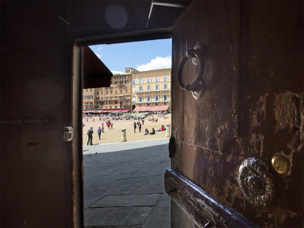 Il Nido Del Mangia Apartment Siena Bagian luar foto
